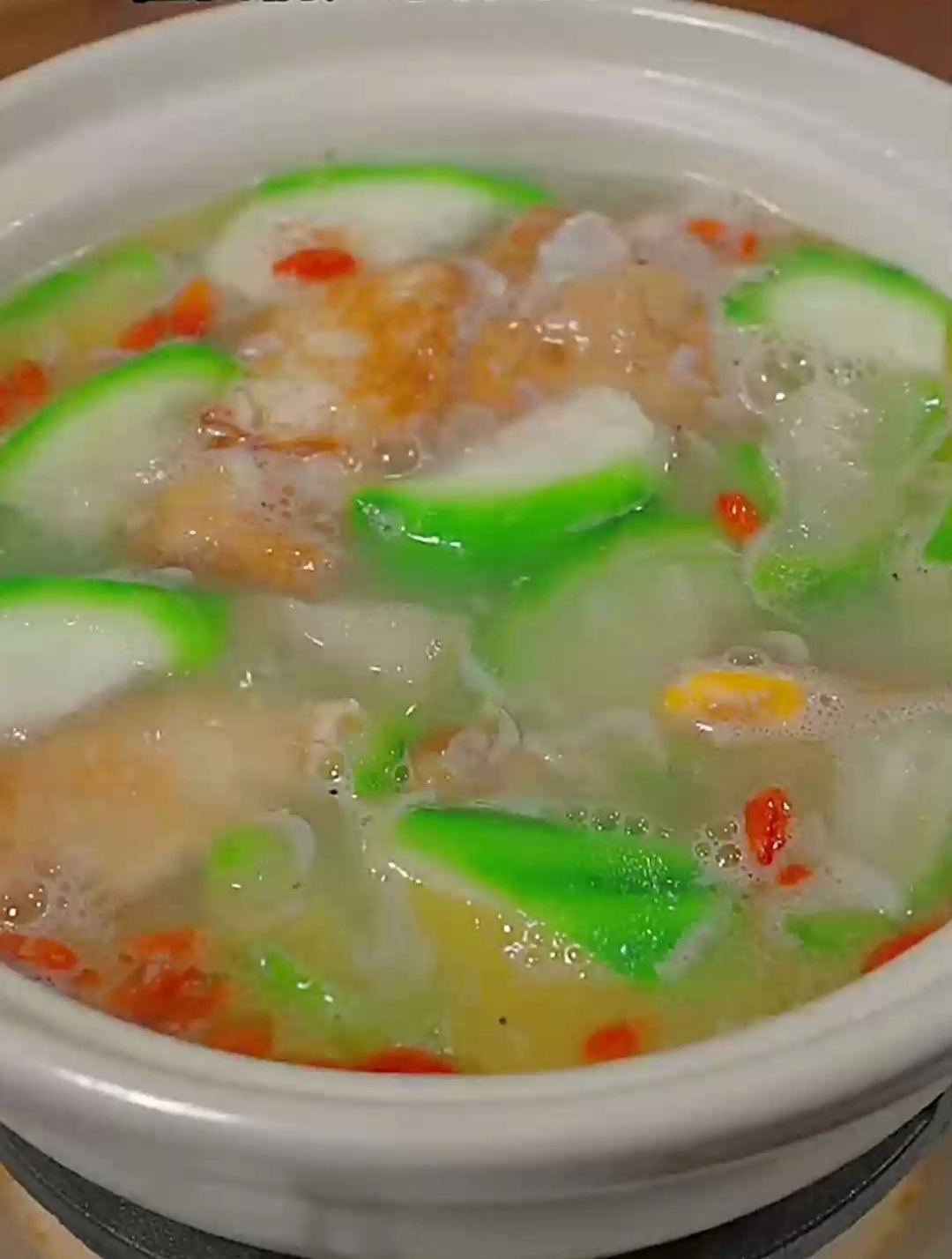 丝瓜虾皮汤,汤鲜味美低卡又营养