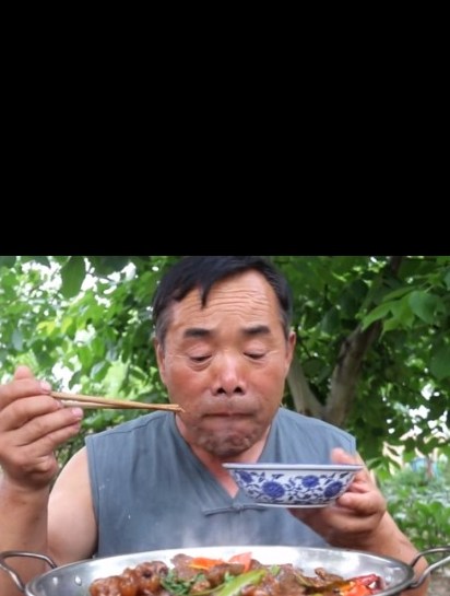 100块买一个牛鞭2个蛋,做干锅牛鞭花下酒,口感像牛蹄筋,直上头