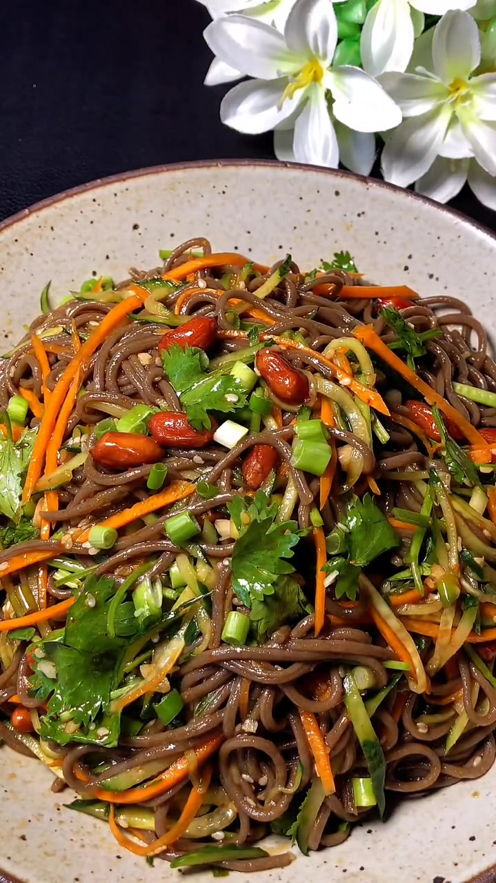 搅拌荞麦面,酸辣爽口夏天必备