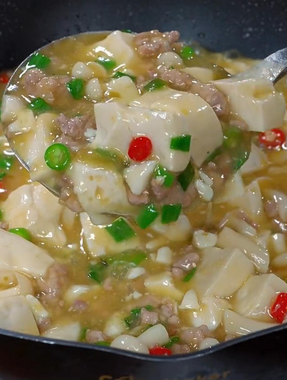 酸汤豆腐,酸香爽口,拌米饭、拌面条都很好吃