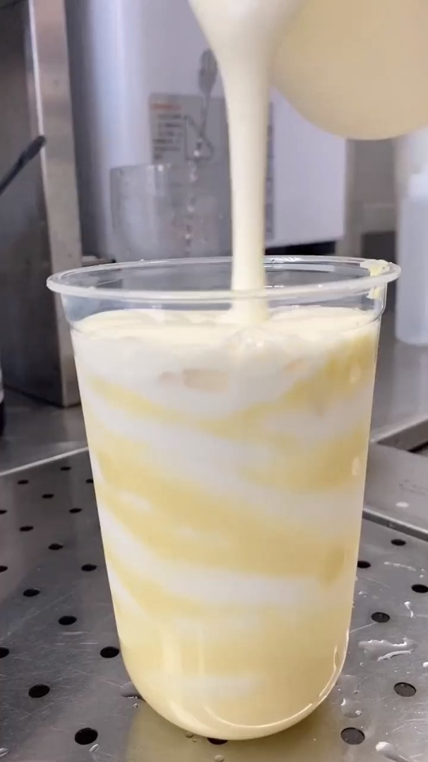 这家奶茶店一杯只要7.9,不怕撑你就赶紧多喝点