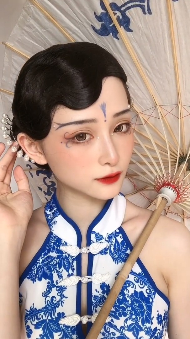 古风青花瓷妆容天青色等烟雨而我在等你,一个创意妆容