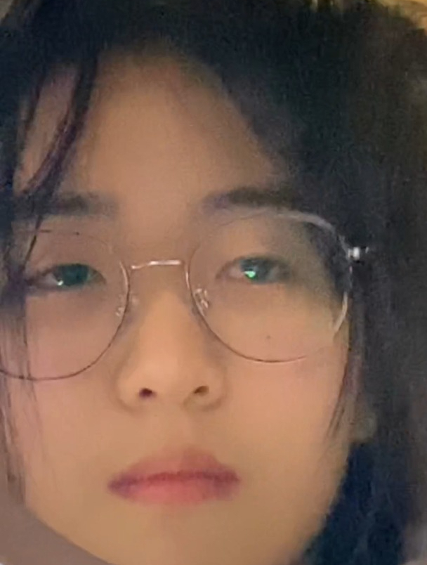 哈哈我要笑死了,艾特你这样喝奶茶的朋友来照镜子了