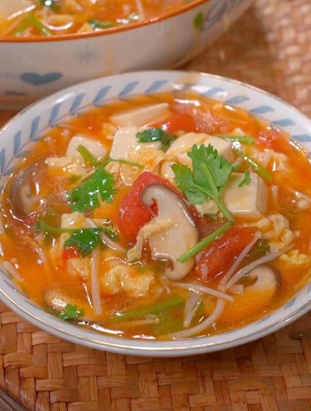 家里有孩子的一定要试试这个蔬菜菌菇汤,汤酸开胃