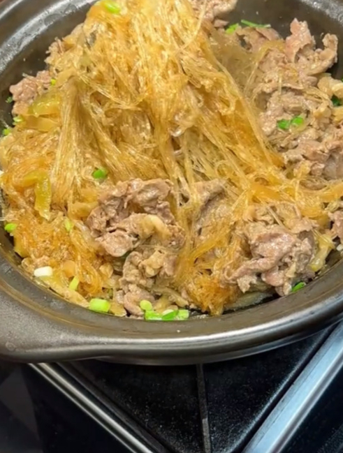 潮汕人的家常菜,榨菜牛肉粉丝煲