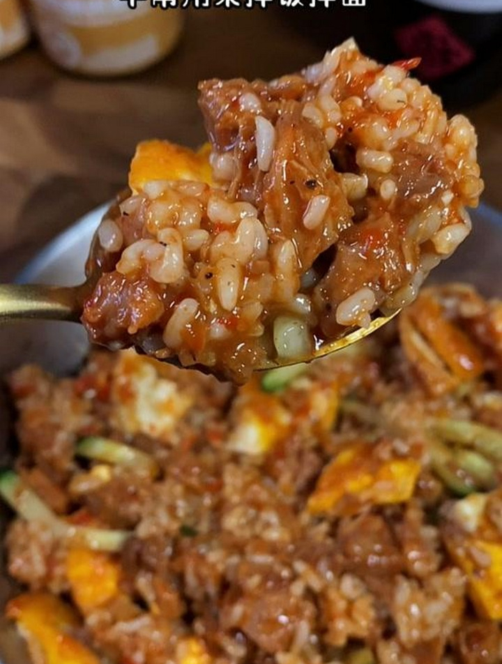 鸡胸肉酱半罐都是大颗粒肉块,真的太实在了