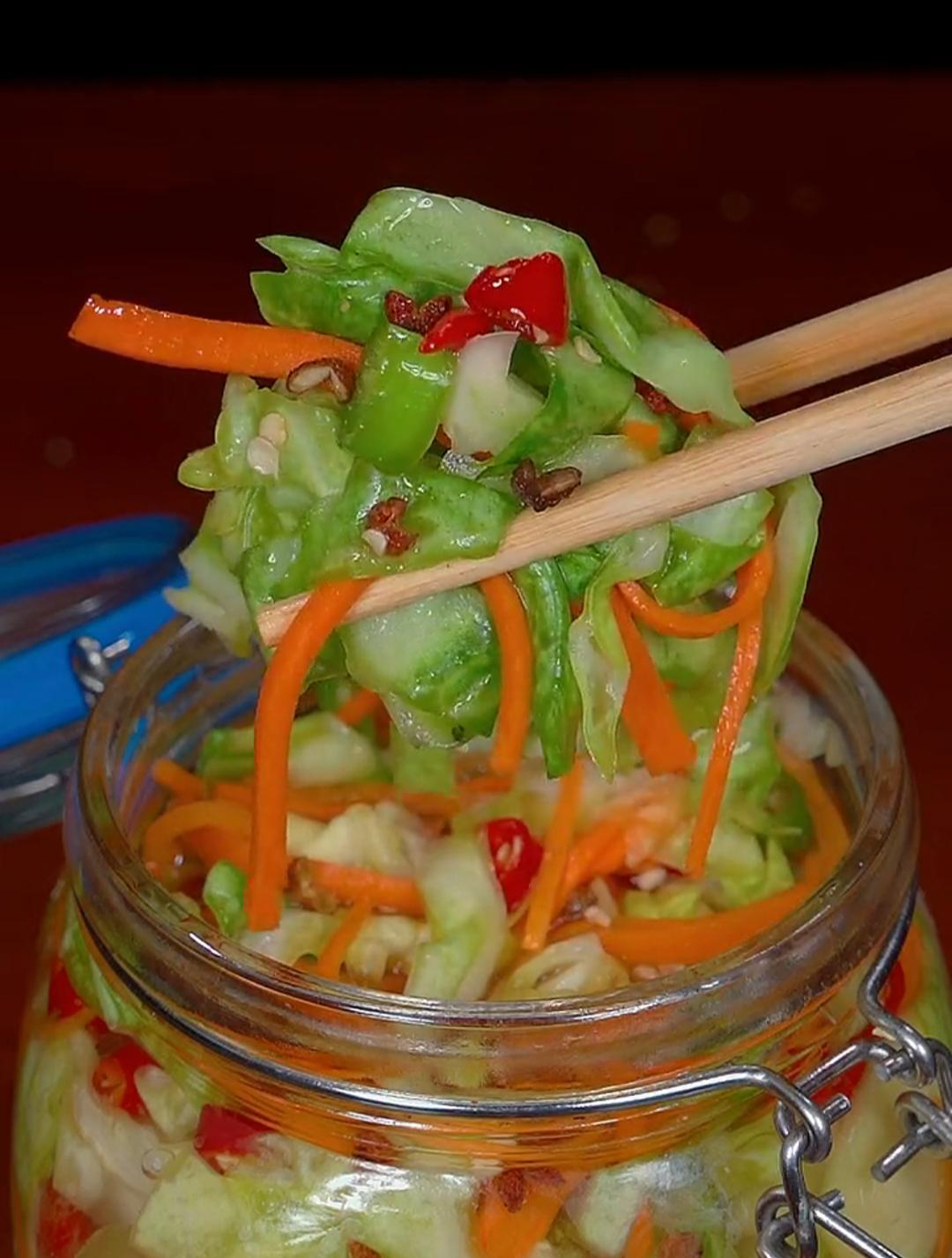 这样做的泡菜酸脆爽口,简单又好吃