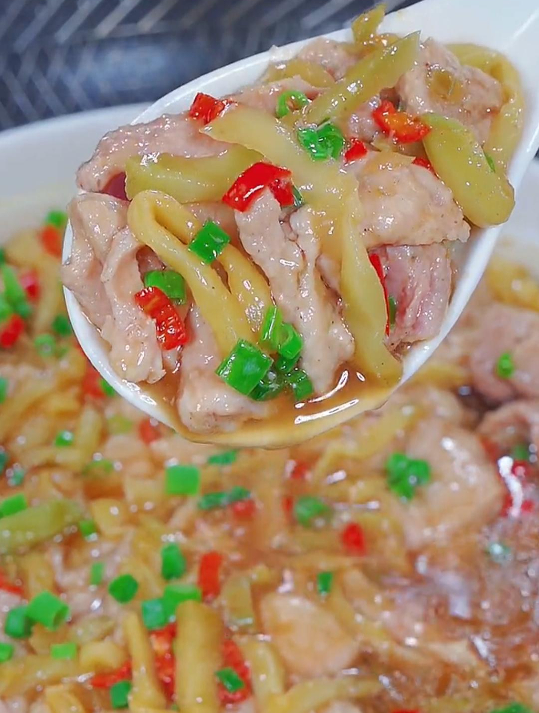 榨菜蒸猪肉,做法简单,还特别下饭