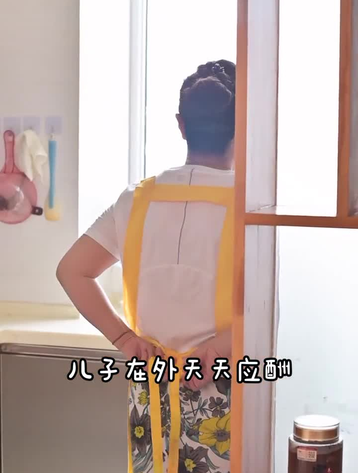 在我们延边,家里来客人喝多了,一定要做一道大酱汤