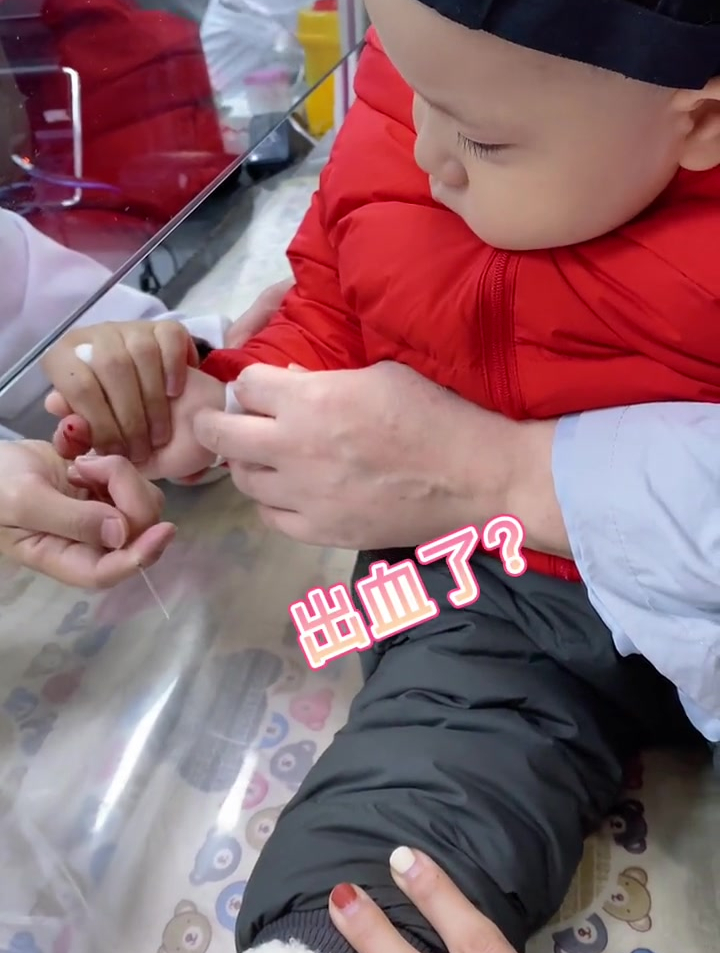 我可能真的生了个天使宝宝,保护妈妈的钢铁侠!