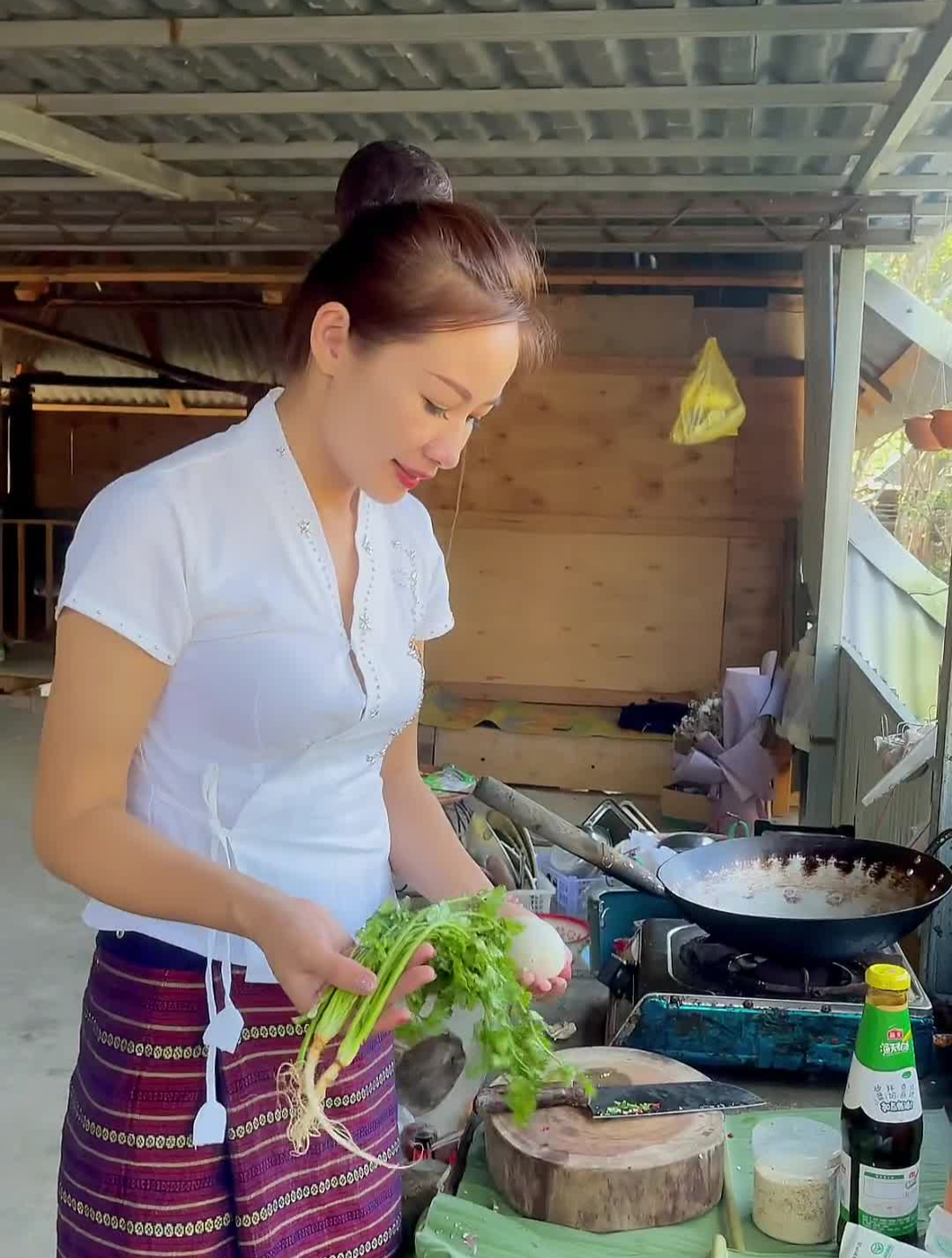 西双版纳我是傣族简单美食简单的家常菜,煎饿蛋又香又下饭