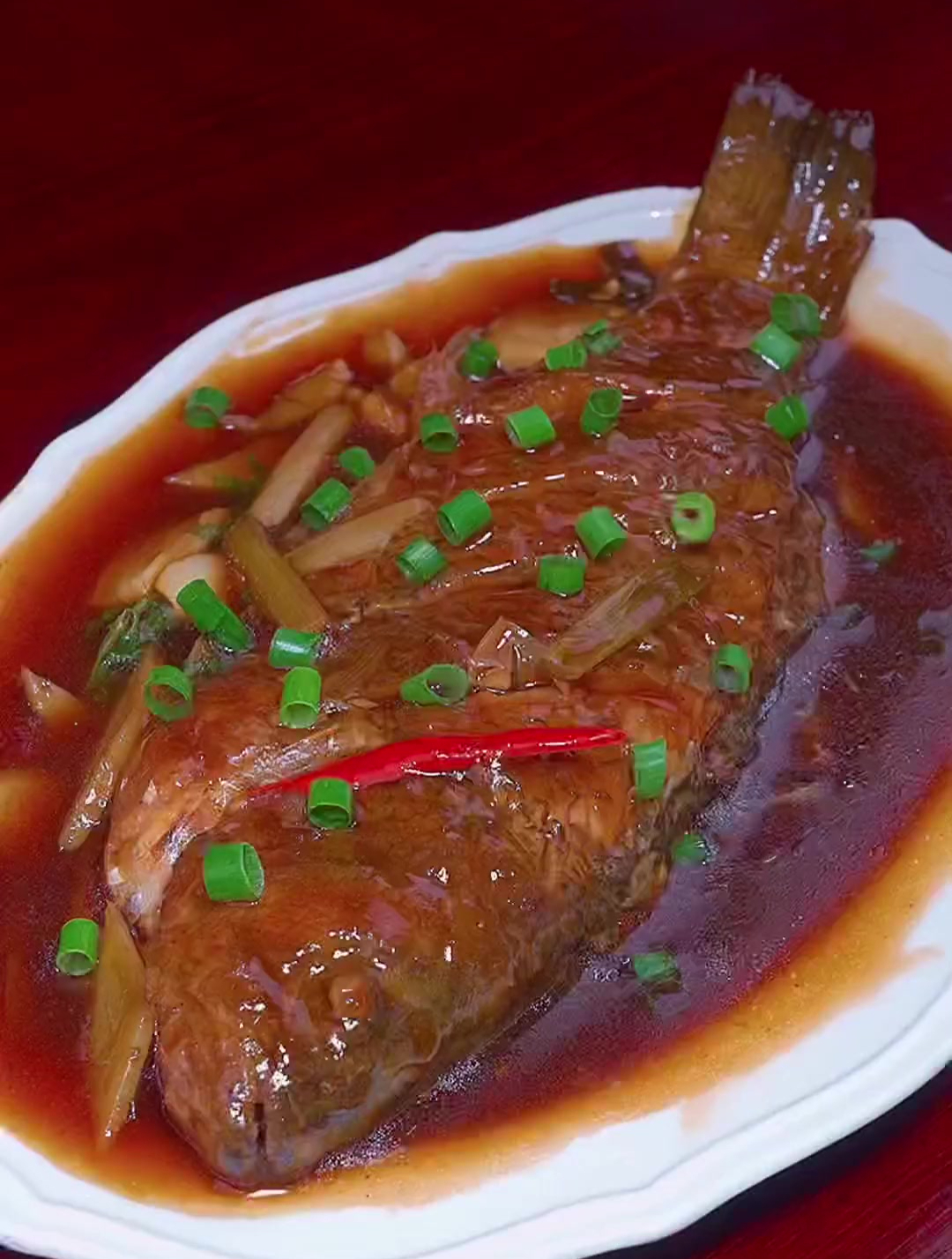 红烧鲈鱼家常做法来喽