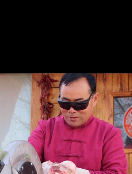 都说牛骨髓烤着吃才叫香,买5根边烤边吃,呲溜一口下去真满足