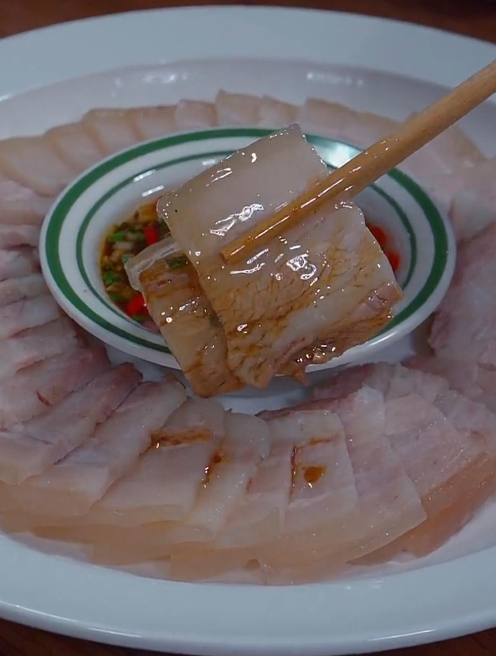 一道经典美食,白切肉这样做太好吃了