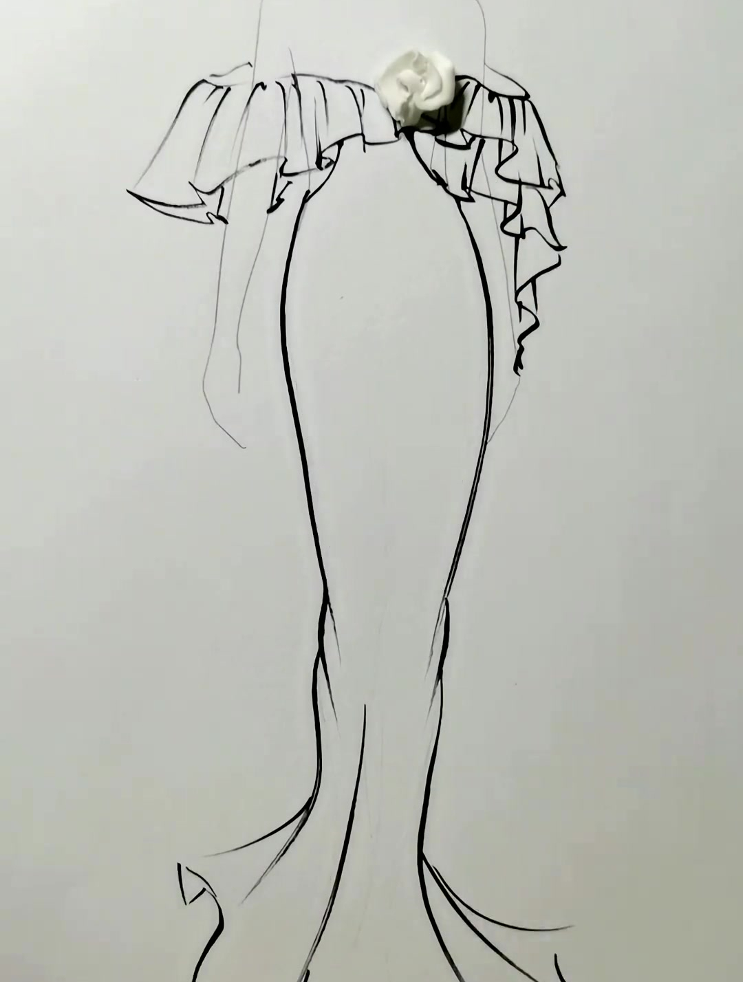 不对称袖型鱼尾裙画法,最后一笔惊艳到我了!绘画