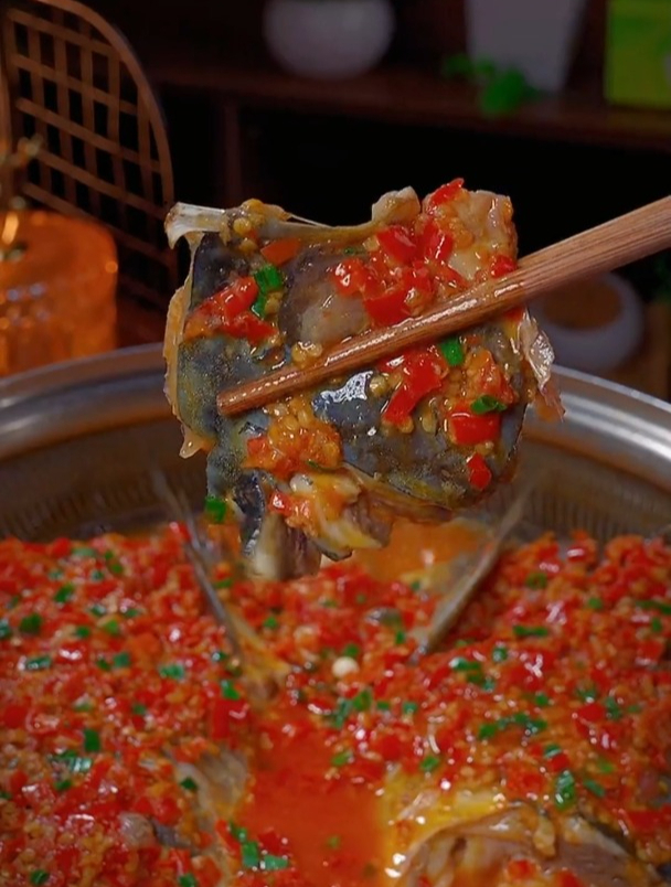 不用蒸的剁椒鱼头详细制作方法