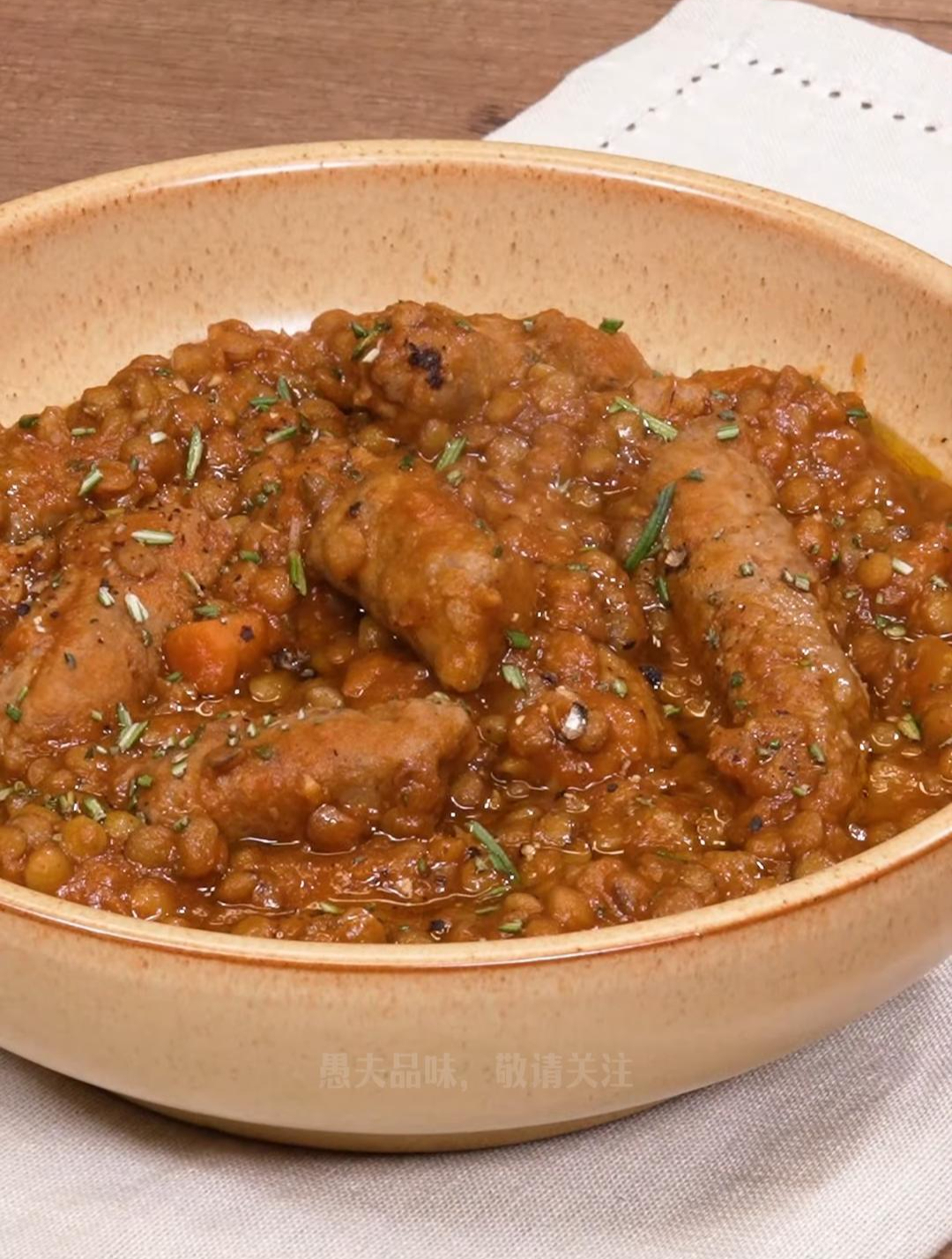 香肠配扁豆炖菜,意大利风味美食