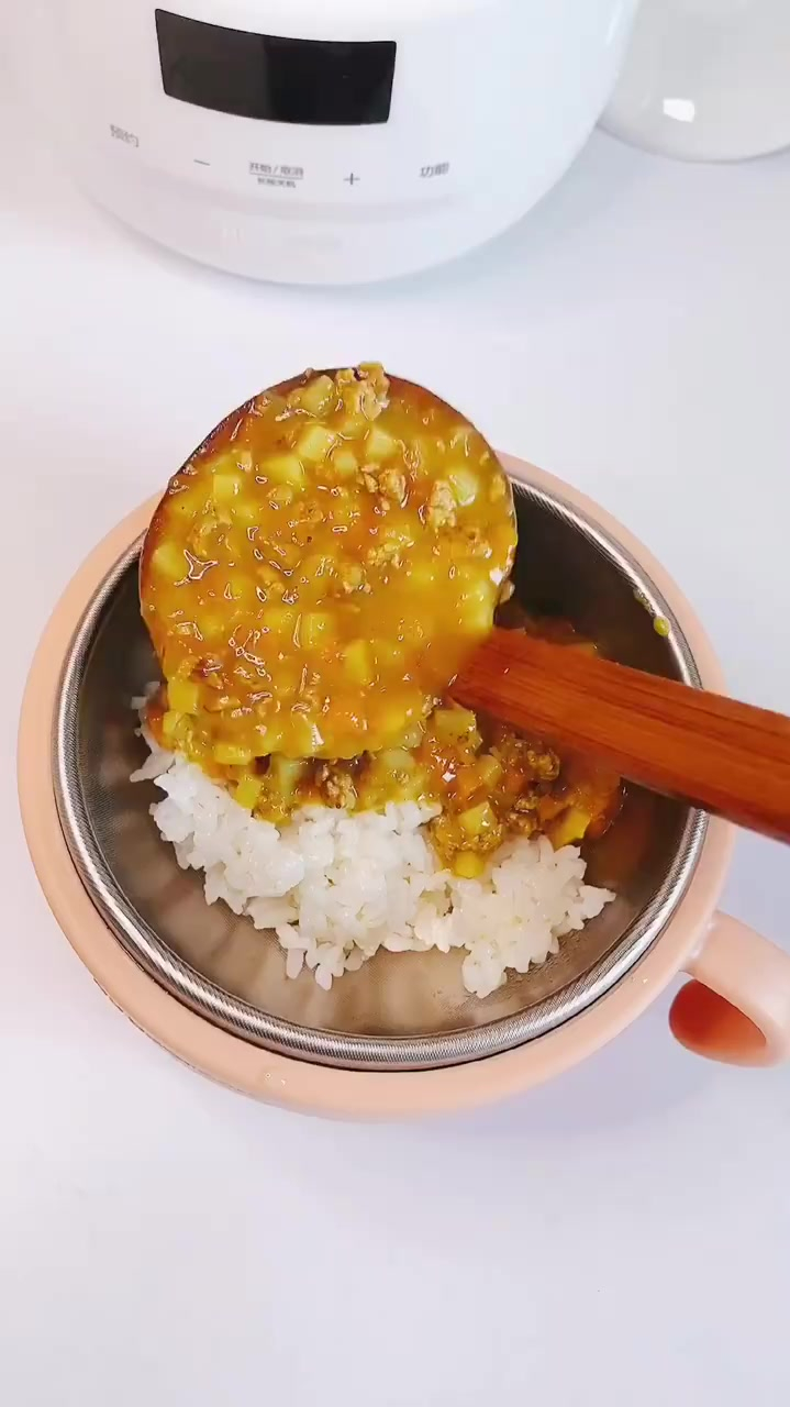 牛肉土豆胡萝卜咖喱饭