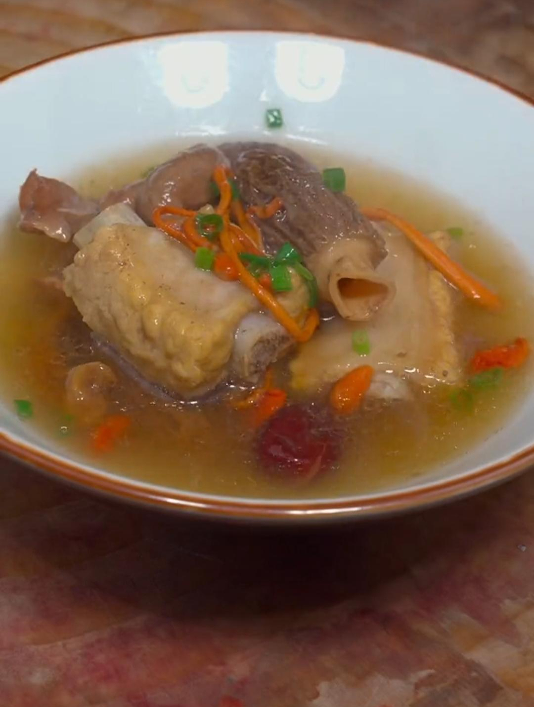 这样炖出来的猪心汤,汤鲜味美,有营养