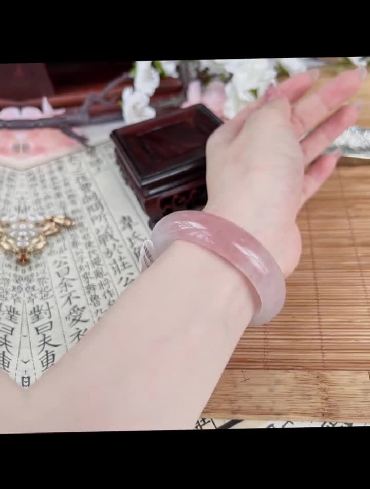 高货粉镯快来看看鸡血玉鸡血玉手镯