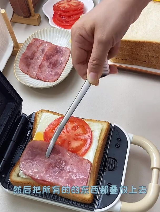 小学生早餐100天不重样/5分钟搞定的三明治+卡通年糕红豆米糊～