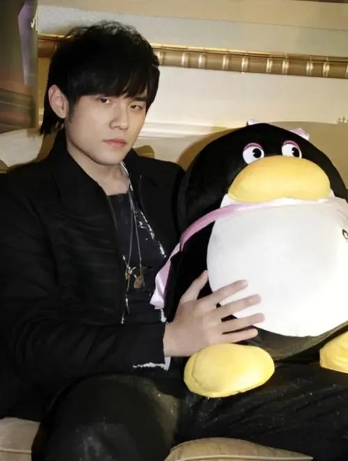 如何拿捏周杰伦?只需要一个手抓饼