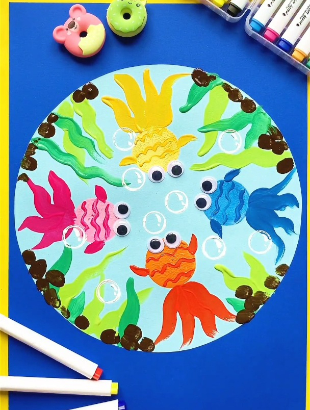 同类色的练习~《小金鱼的聚会》适合幼儿园宝宝的儿童水粉画