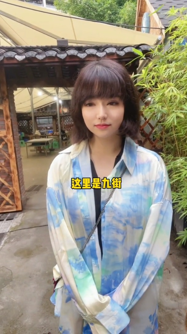 幺二八10斤小龙虾吃完去九街耍