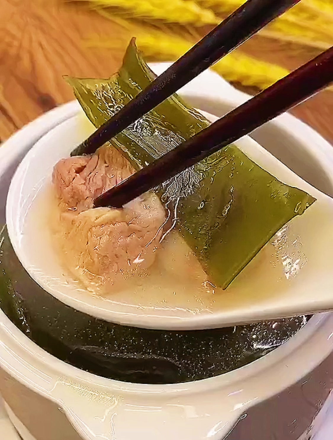 我们家最常喝的海带排骨汤,简单营养,你们是怎么做的呢?