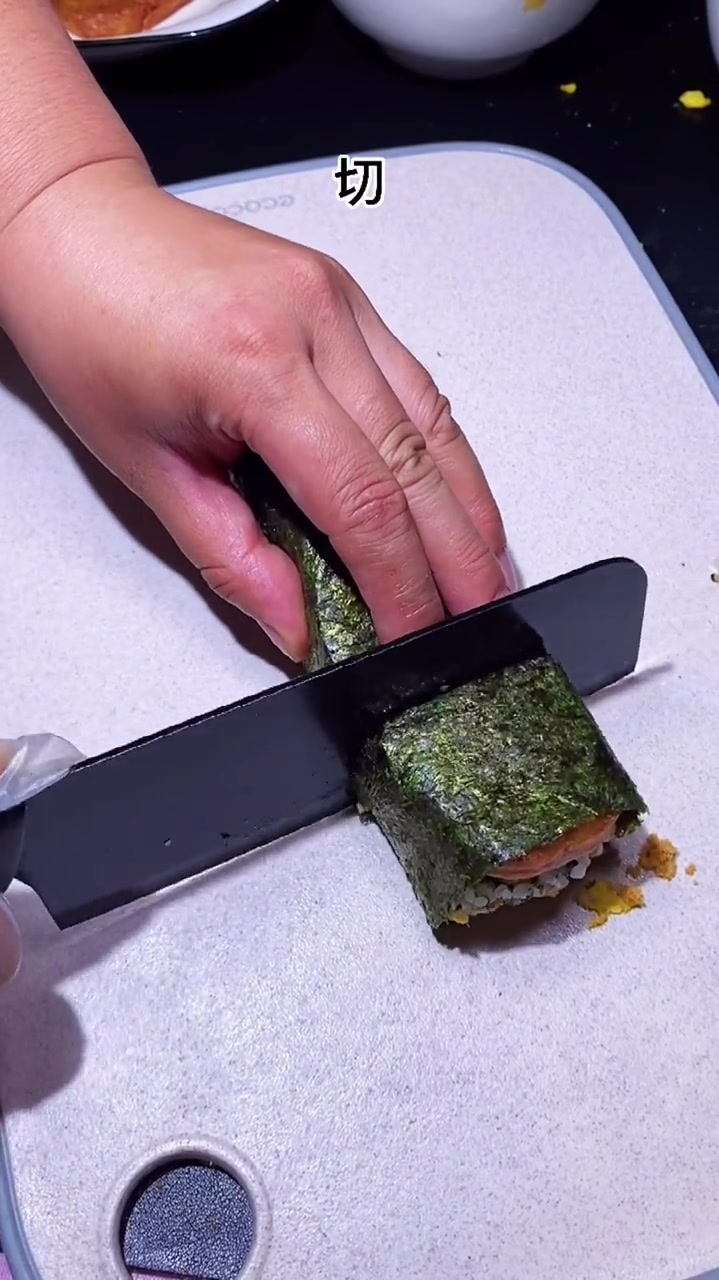 一起学做饭团,好吃到炸,薯片盒子废物利用起来也是宝