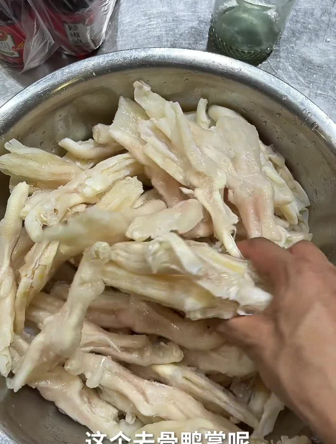 又在做柠檬鸭掌了