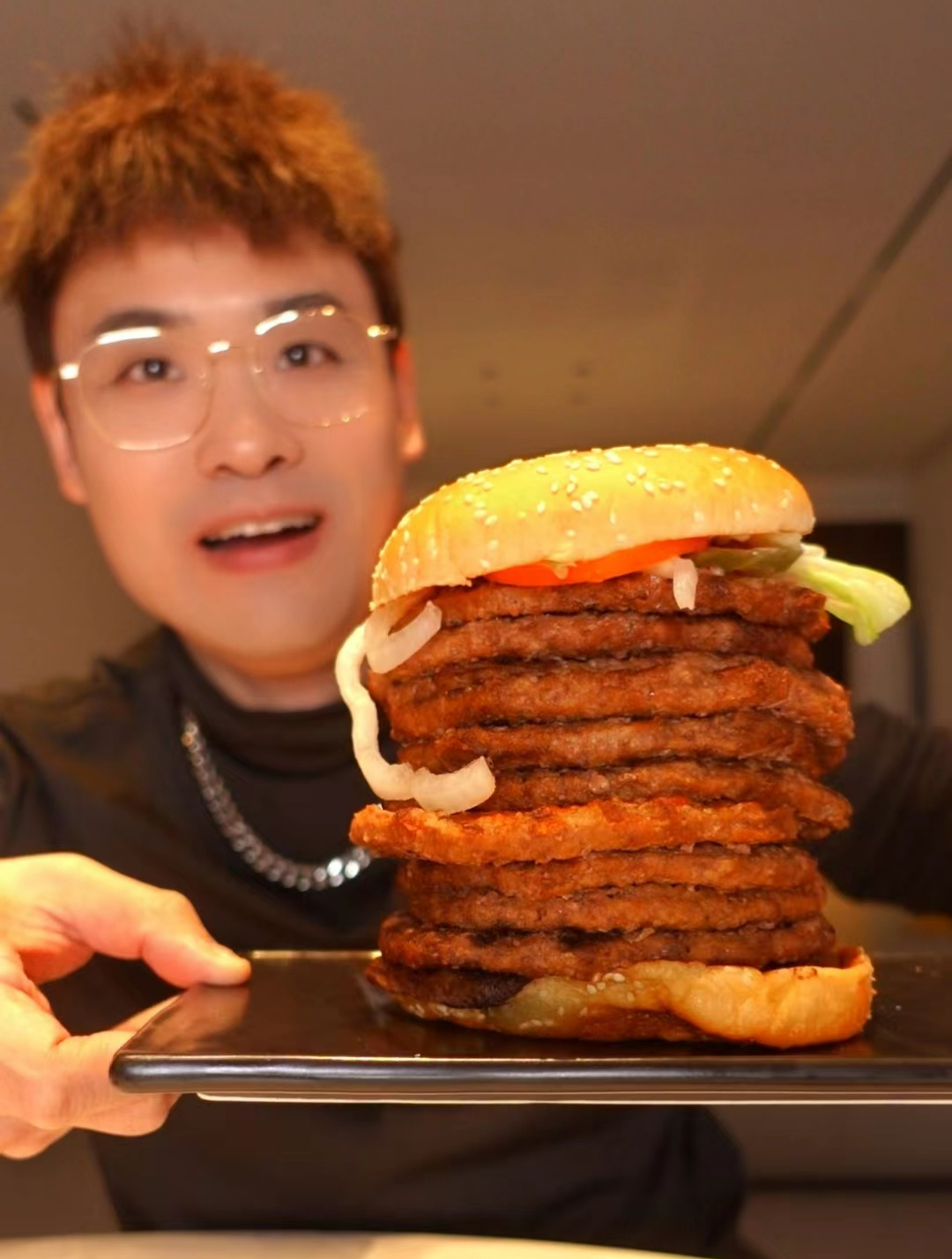 挑战汉堡王11层皇堡!