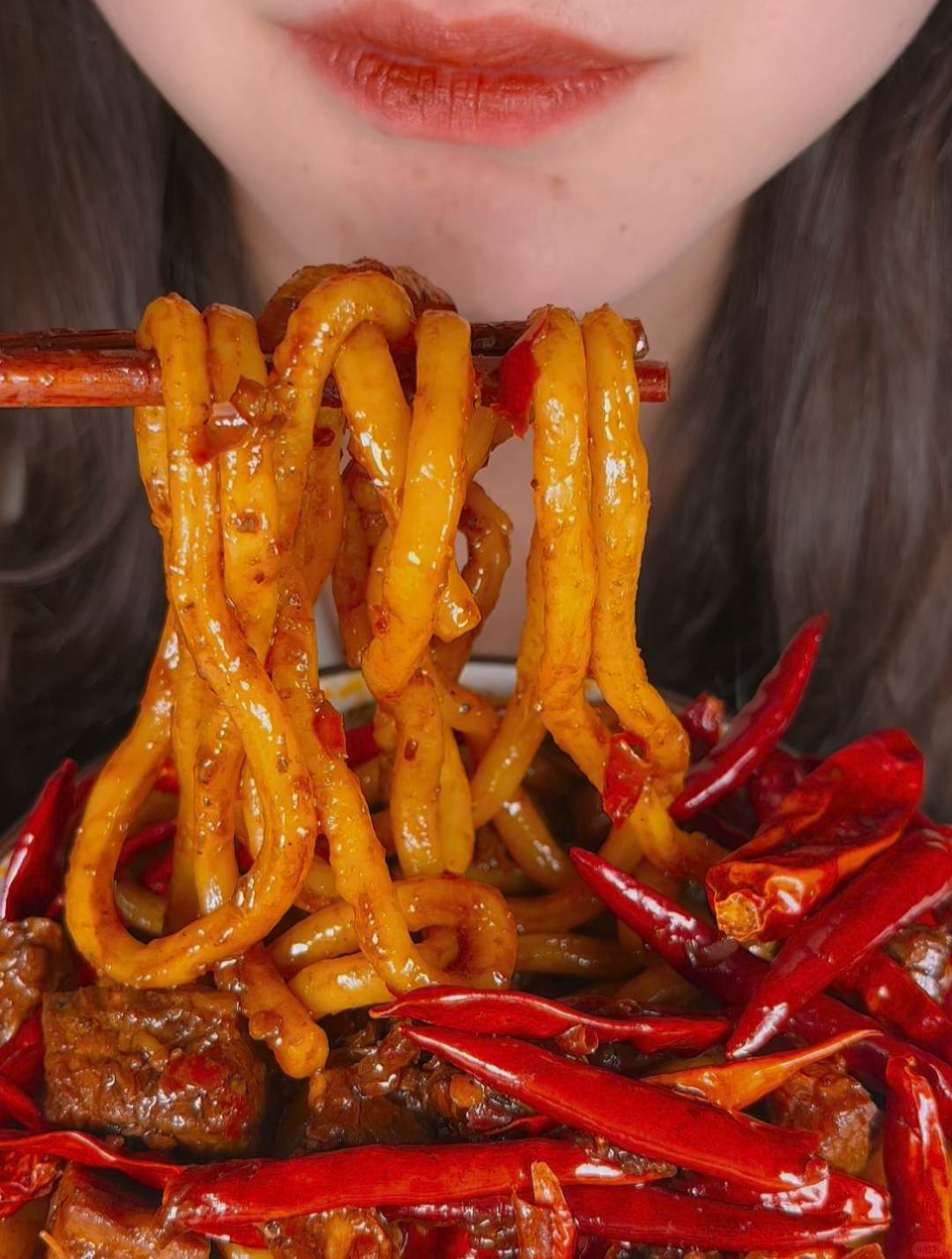 跷脚牛肉面!冒烟辣!