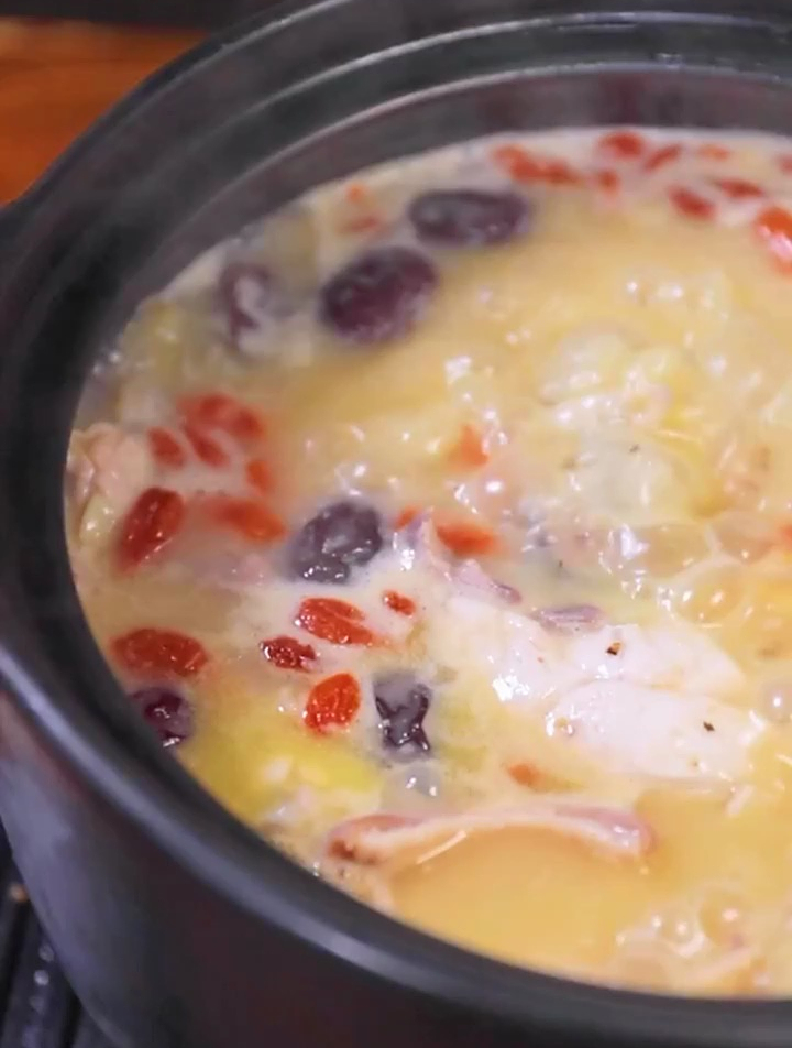 想暖心还暖胃,一分钟学会广式猪肚鸡!