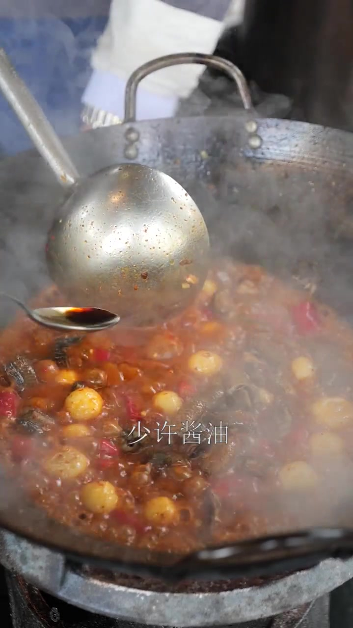 肖大师教做这道大蒜烧鳝鱼说不出有多好吃