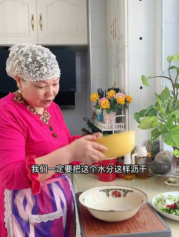 红烧羊肉炖干豆角看着就好吃