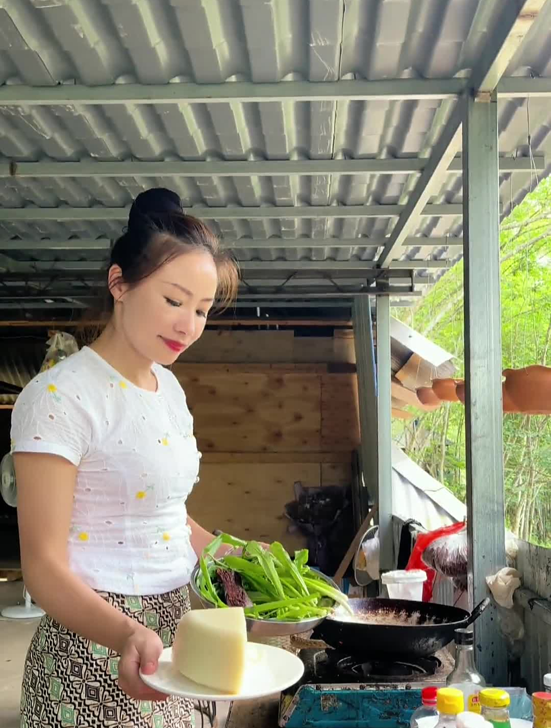 傣族地方特色美食美食分享傣味干吧炒凉粉,简单家常菜