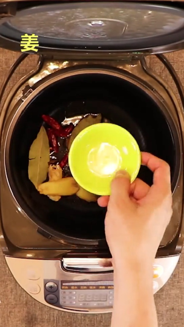 香酥有嚼劲的自制牛肉干,用电饭煲也可以做,只需要这个小技巧