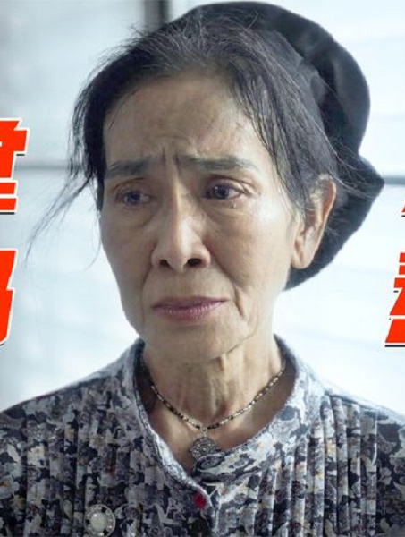 泰国恐怖片,食堂阿婆熬的汤,没想到味道鲜美生意火爆(1)