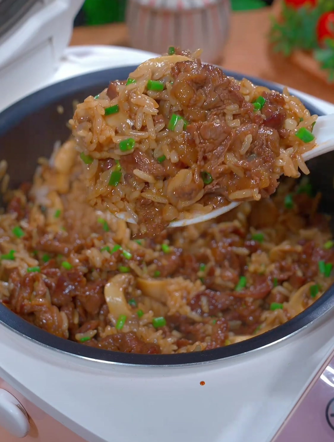 照烧牛肉饭,做法简单,五分钟就能做好满满一锅,太香太好吃了