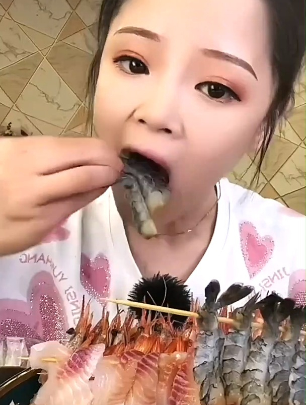 每天分享美食,海鲜拼盘刺身吃起来