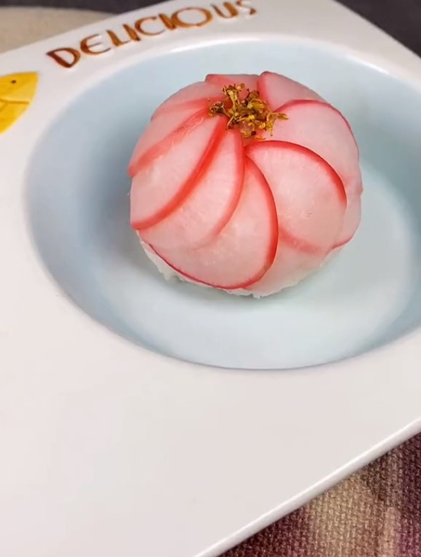 不要在外面Mai饭团了,这么做出来的饭团更漂亮,也更爽口