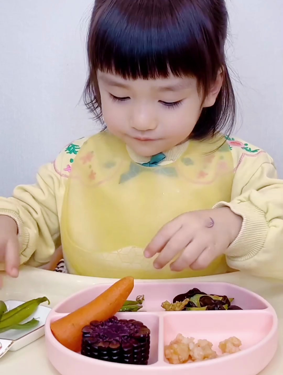 好好吃饭:自己动手吃饭~