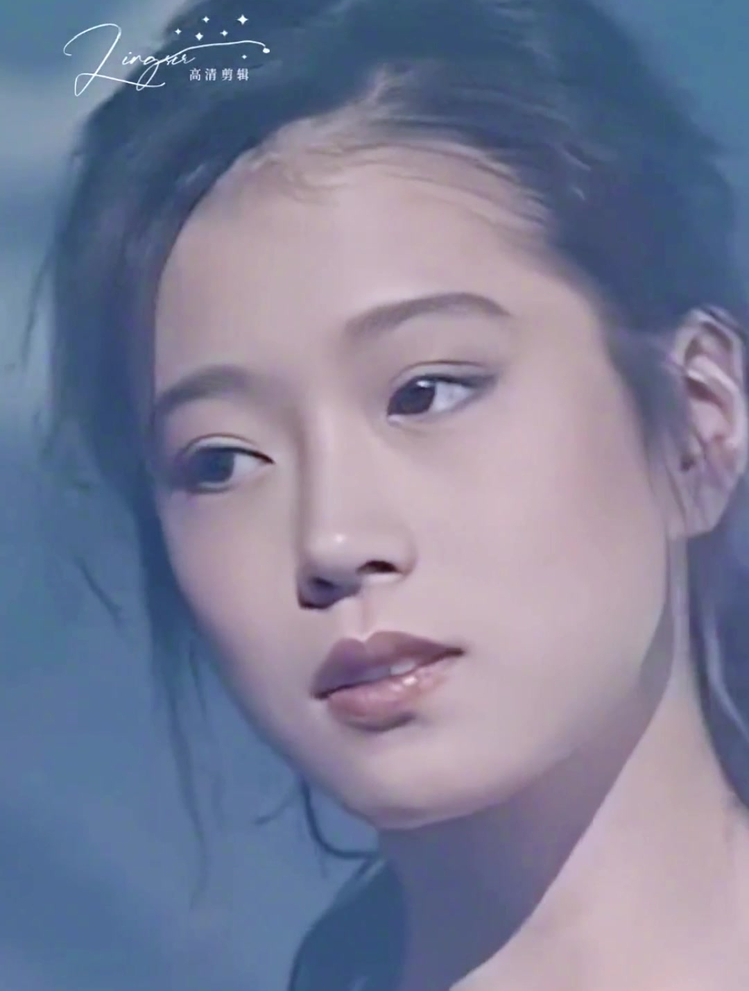 中森明菜年轻时好清纯,穿西装搭连衣裙脱俗,眉宇真像山口百惠