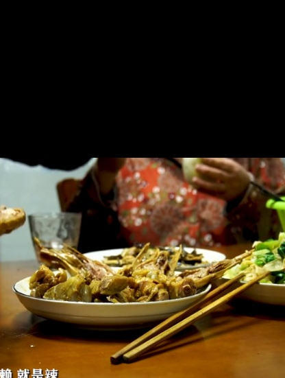 5斤魔鬼辣鸭货拼盘,光看一眼就流汗,一盘下肚,我是香肠嘴