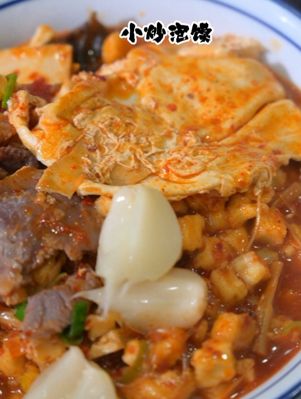 陕西牛羊肉泡馍,也可以加工成小炒泡馍,还原堂食味道