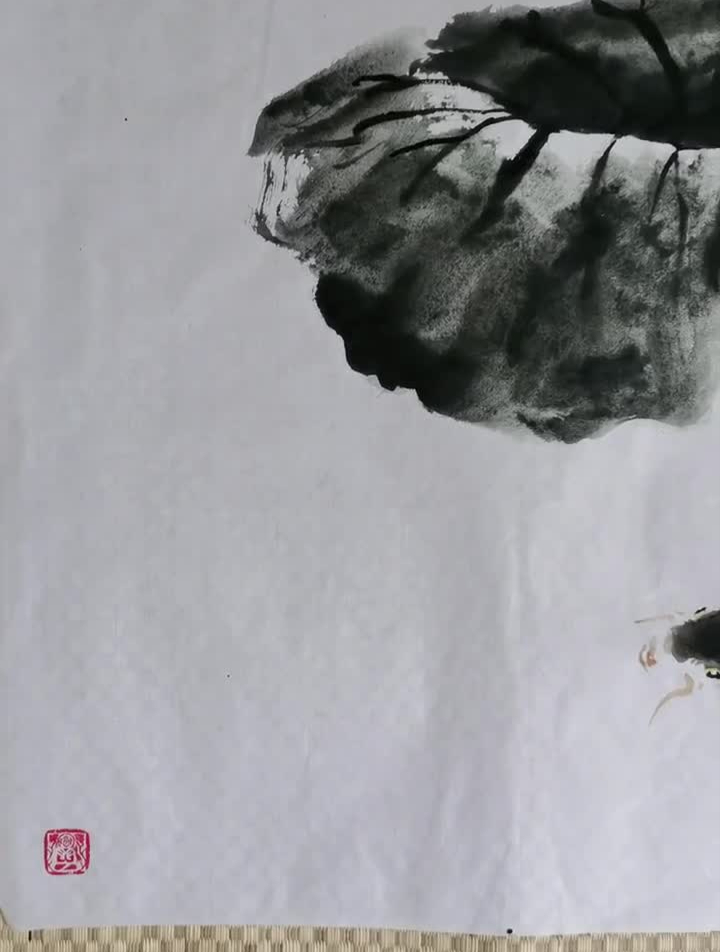 刚刚画好水墨鲤鱼水墨鱼水墨写意写意花鸟水墨荷花