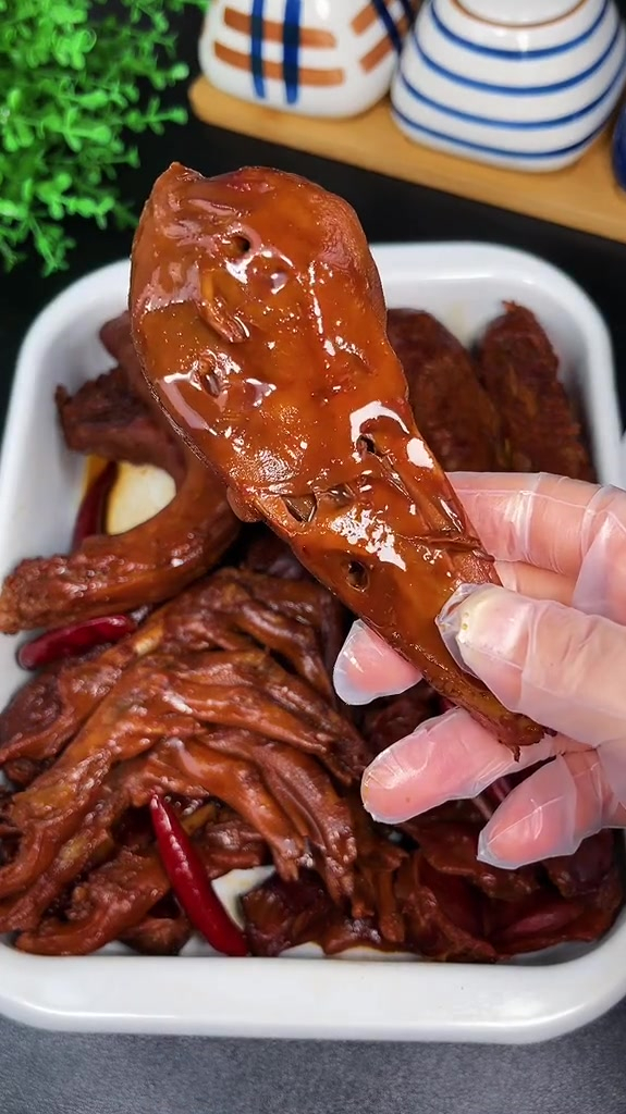 完全复刻周黑鸭,配方比例都教你,麻辣入味,好吃到舔手指