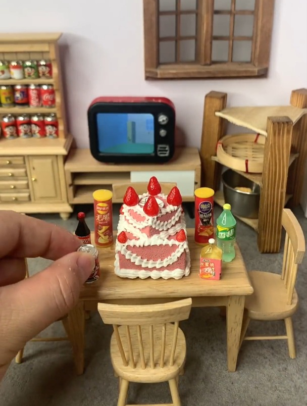 迷你食玩最小草莓双层蛋糕