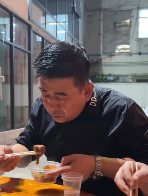 南方的大鹅终究没逃过东北的铁锅